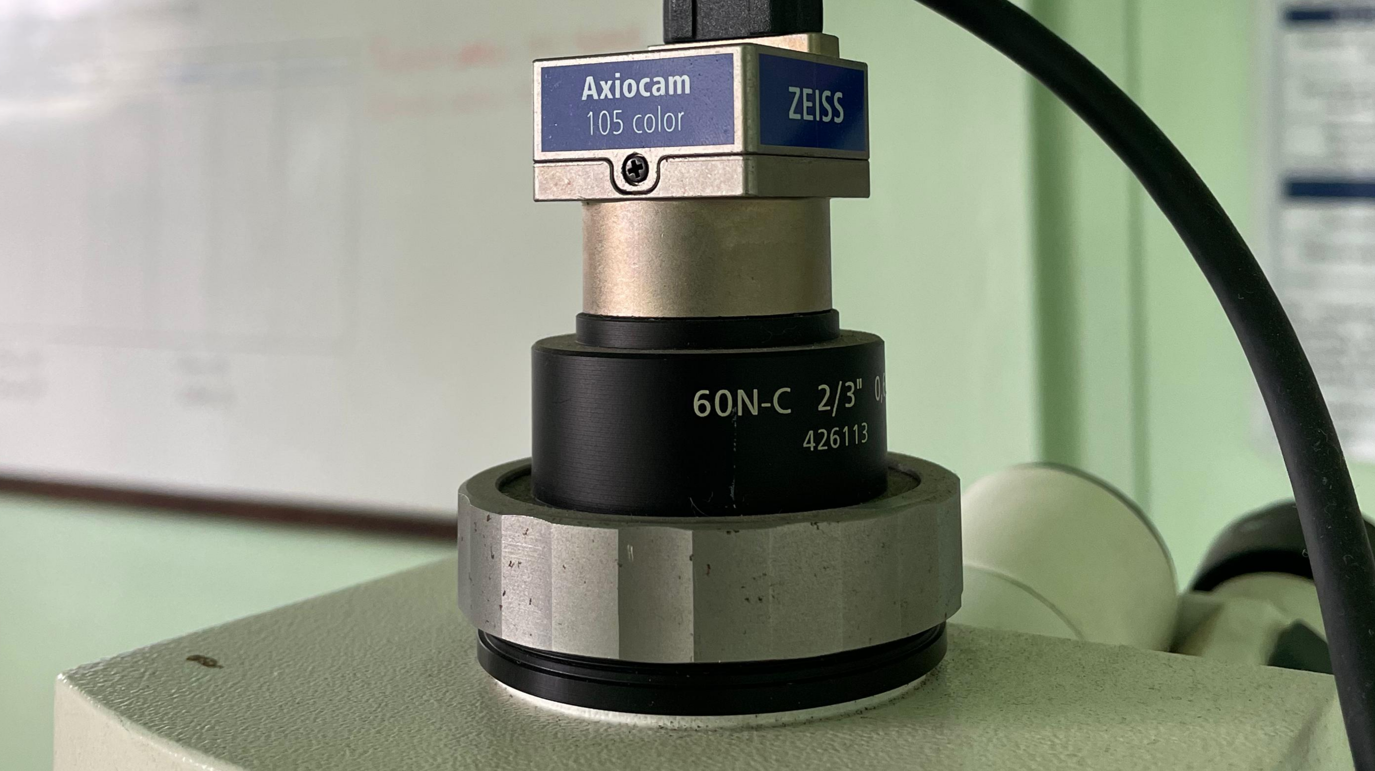 <p>Câmera fotográfica (microscópio)</p>
