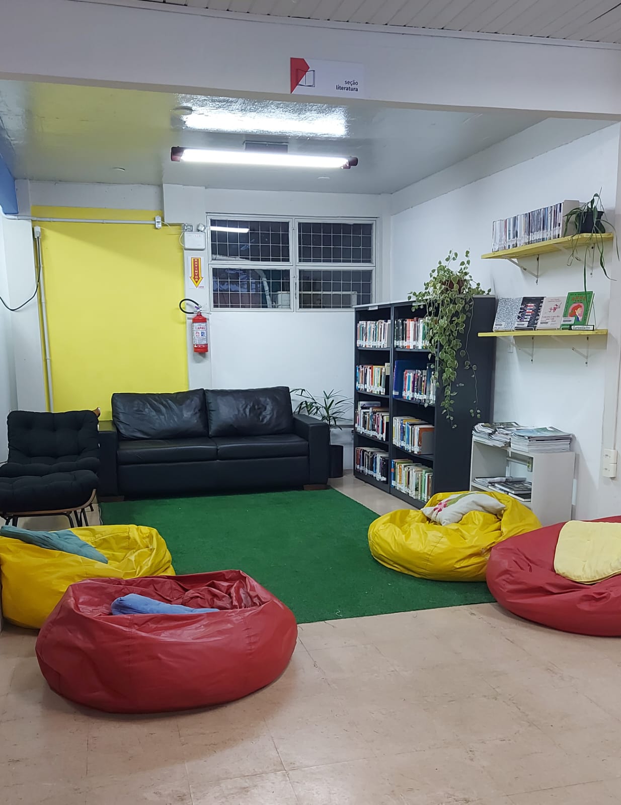 <p>Espaço de descanso e literatura</p>
