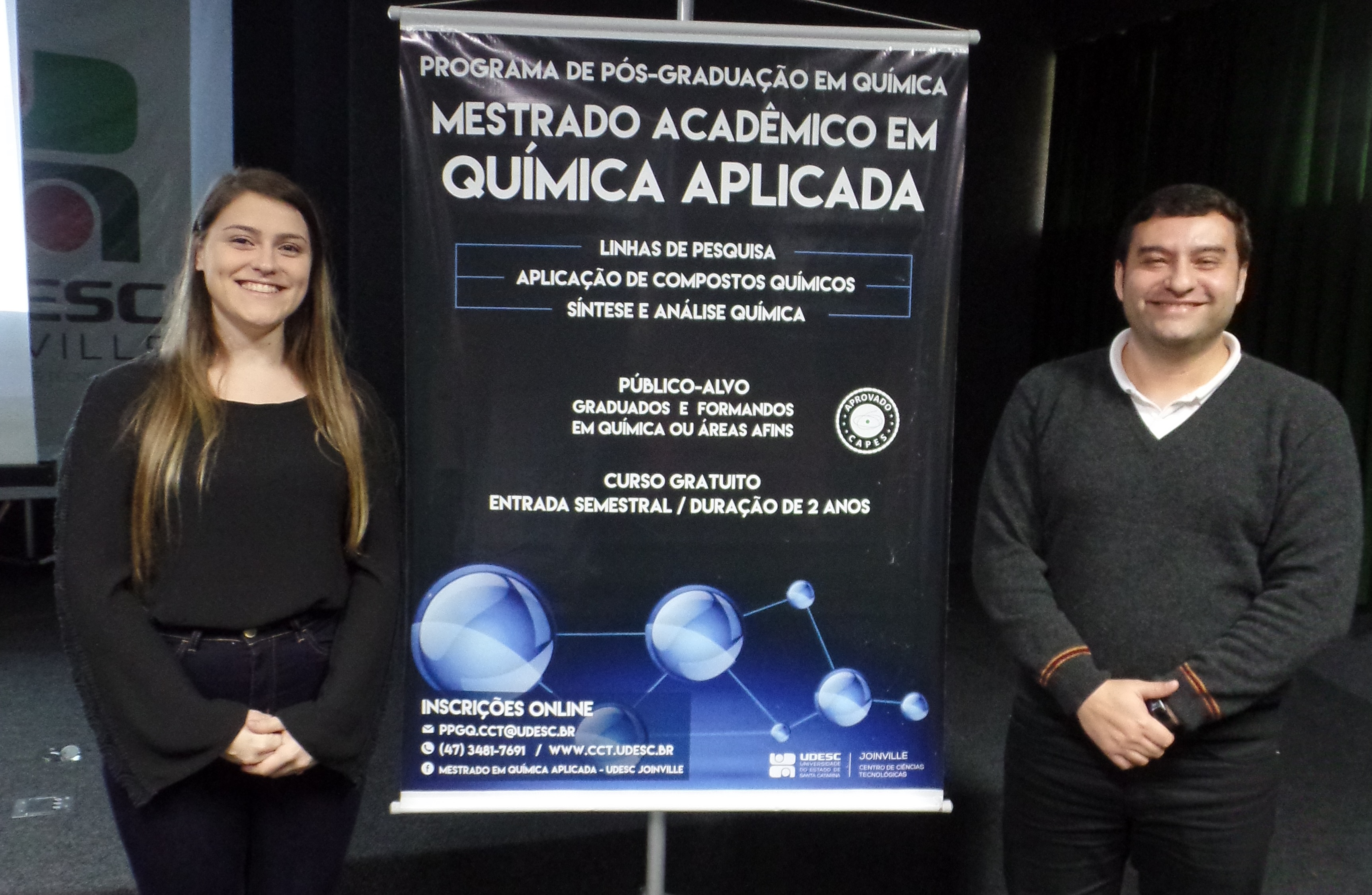 <p>04/07/2018 - Patrícia Tessaro (mestranda) e seu orientador, o Prof. Fernando Xavier, na primeira defesa de mestrado do PPGQ</p>
