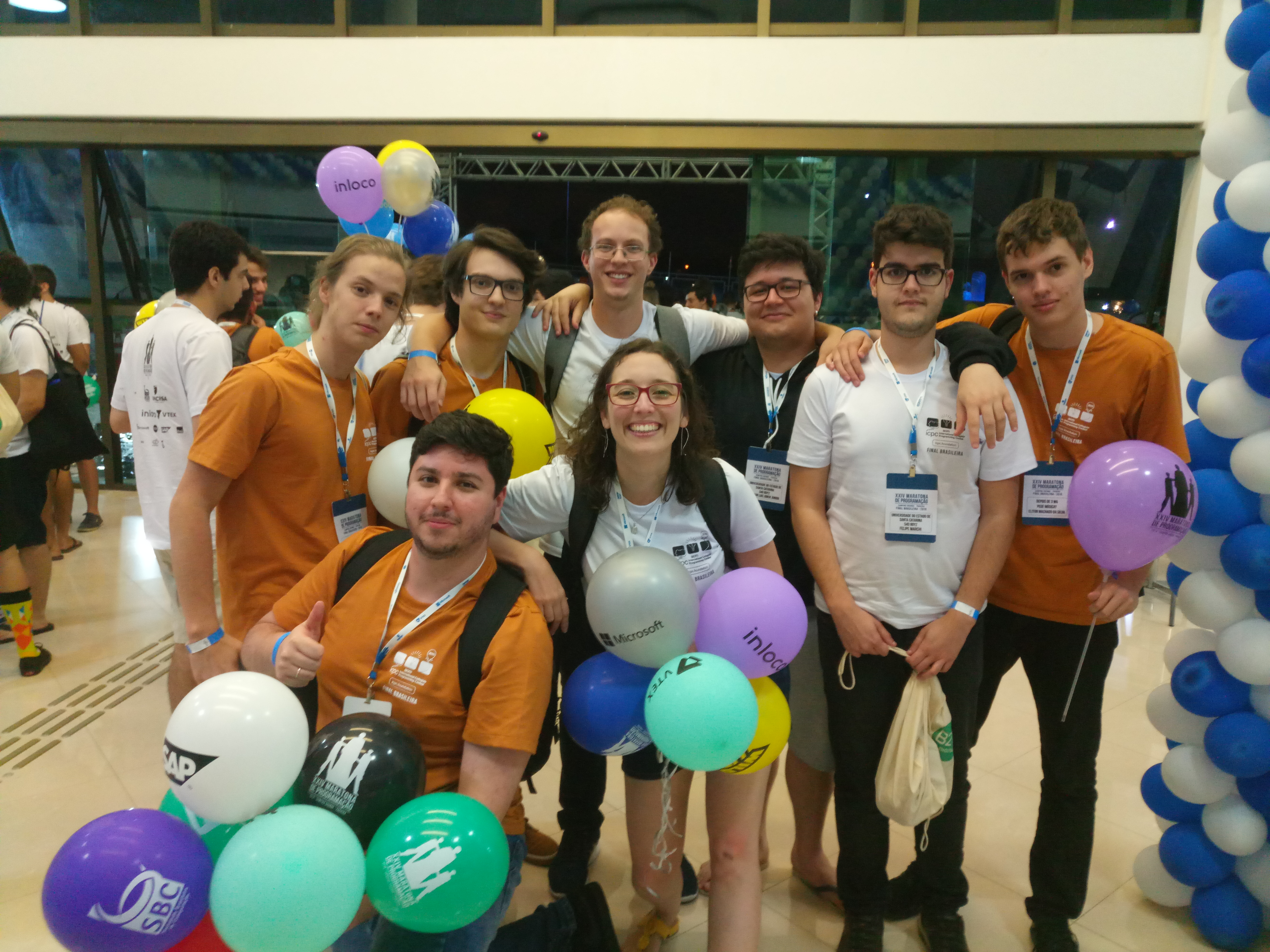 <p>De branco, time S4D B0YZ, 18º na Final Nacional de 2019. Melhor resultado da nossa história!</p>
