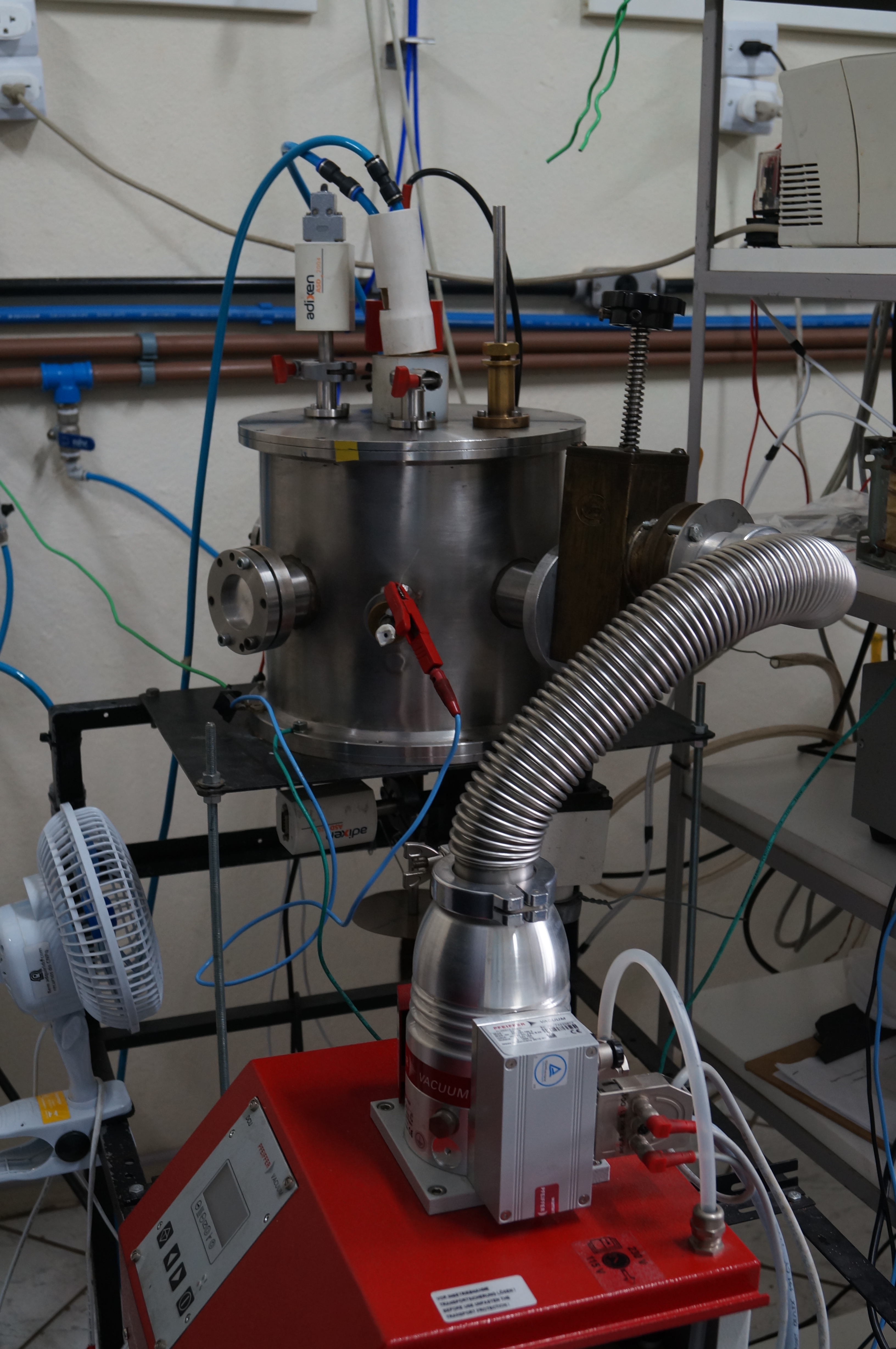 <p>Deposição de filmes por <em>magnetron sputtering</em></p>
