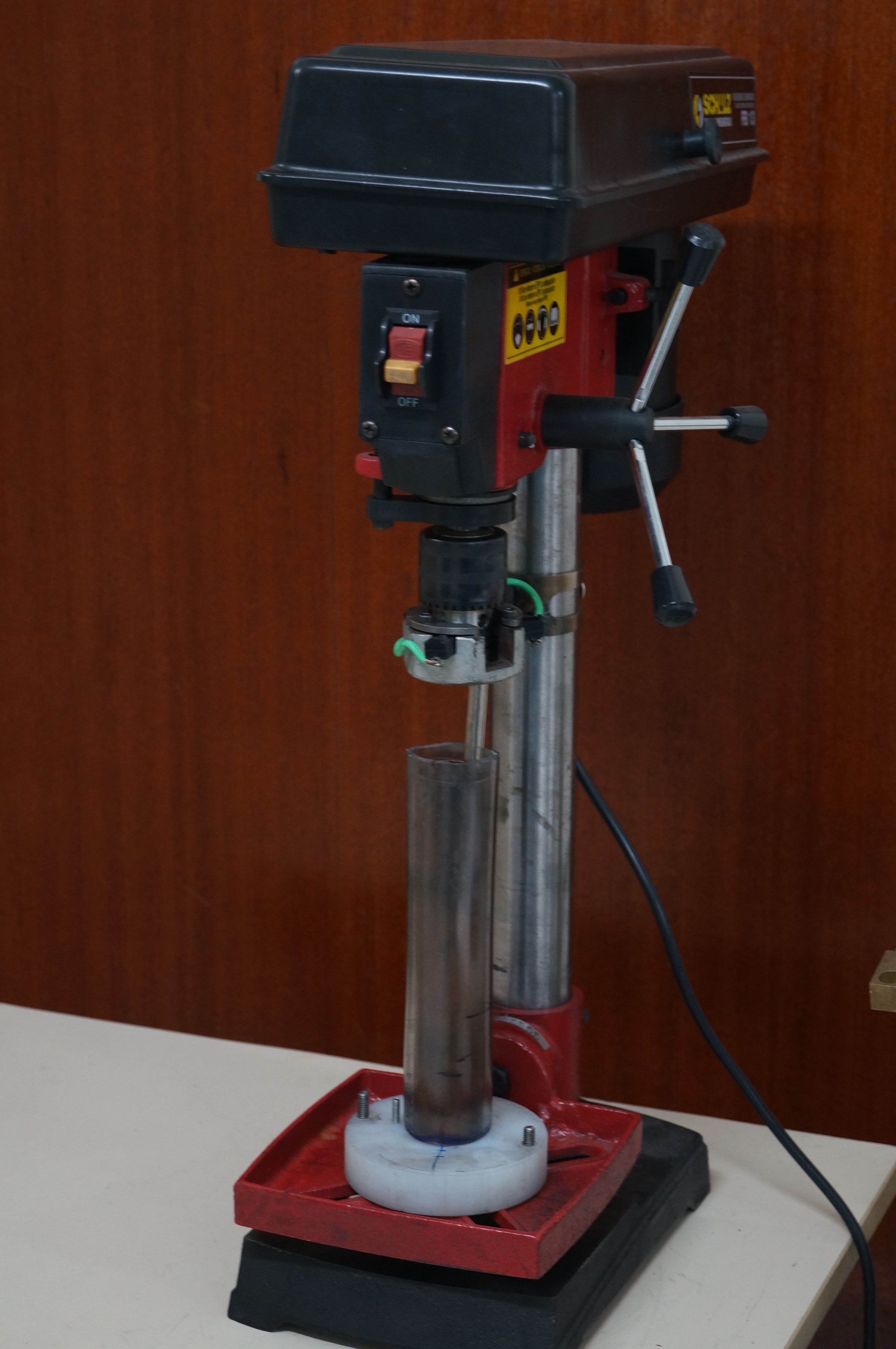 <p><em>Underwater discharge</em></p>
