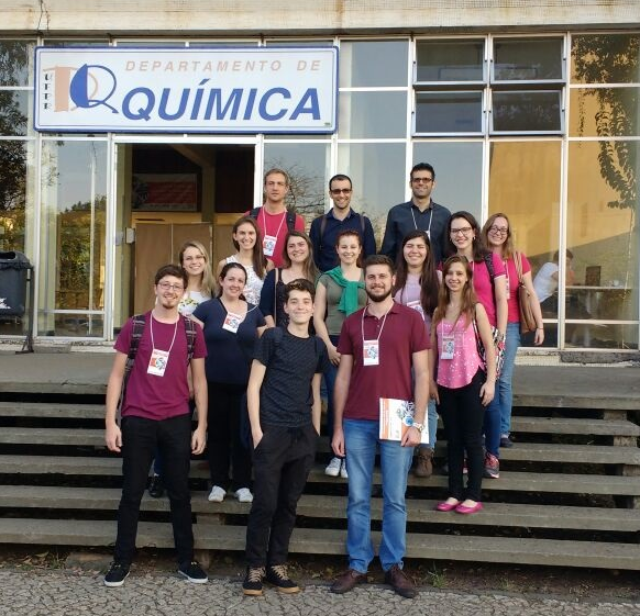 <p>21/09/2017 – Graduandos e mestrandos em Química com docentes do PPGQ/UDESC em Curitiba-PR para evento dos 25 anos do PPGQ/UFPR</p>
