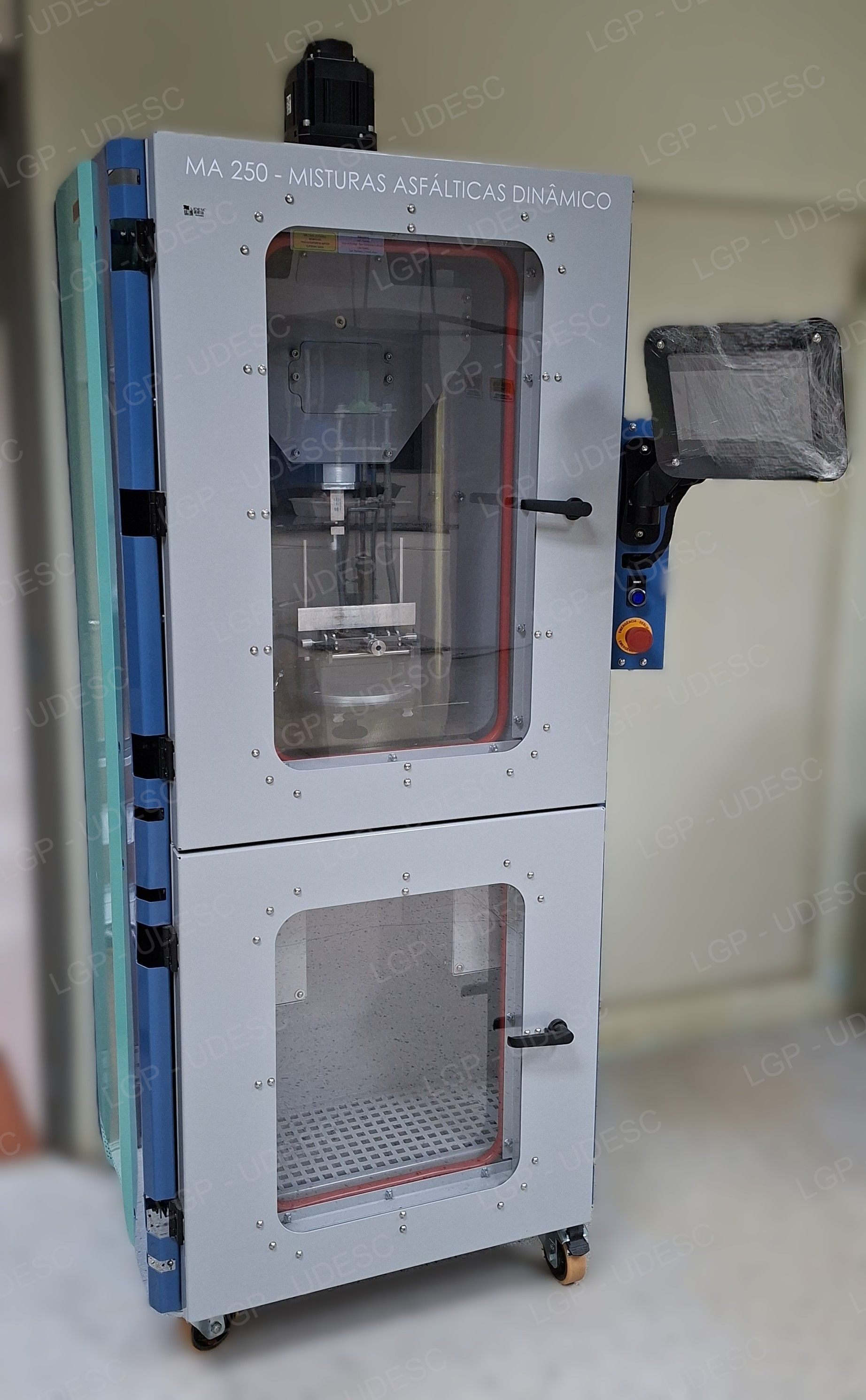 <p>Equipamento de Ensaios Din&acirc;micos para Misturas Asf&aacute;lticas</p>
