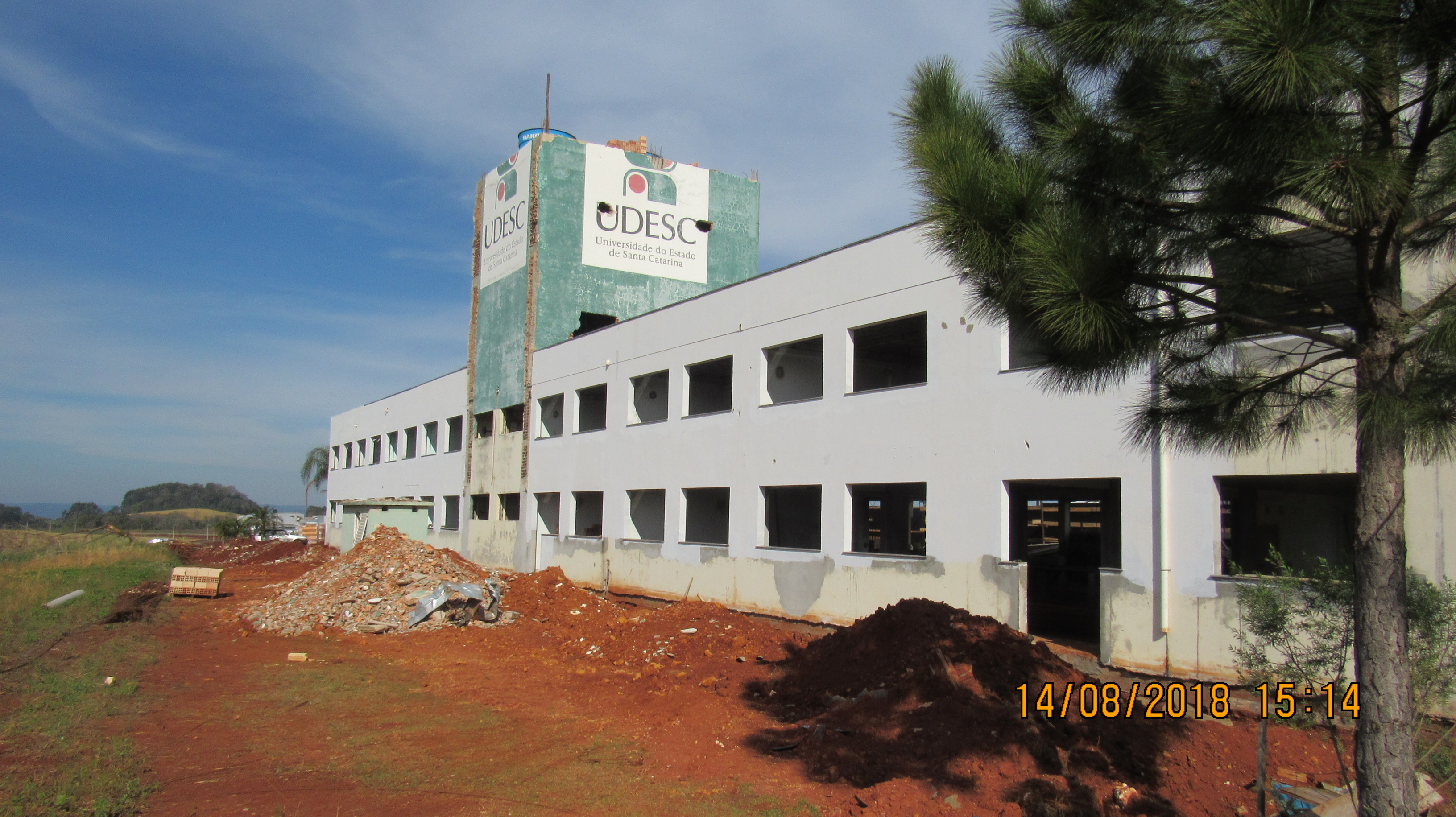 Vista da parte de trás do prédio