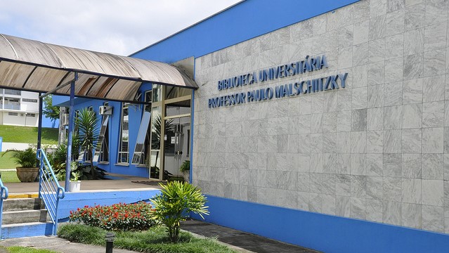 <p><strong>Biblioteca Udesc Joinville</strong></p>
