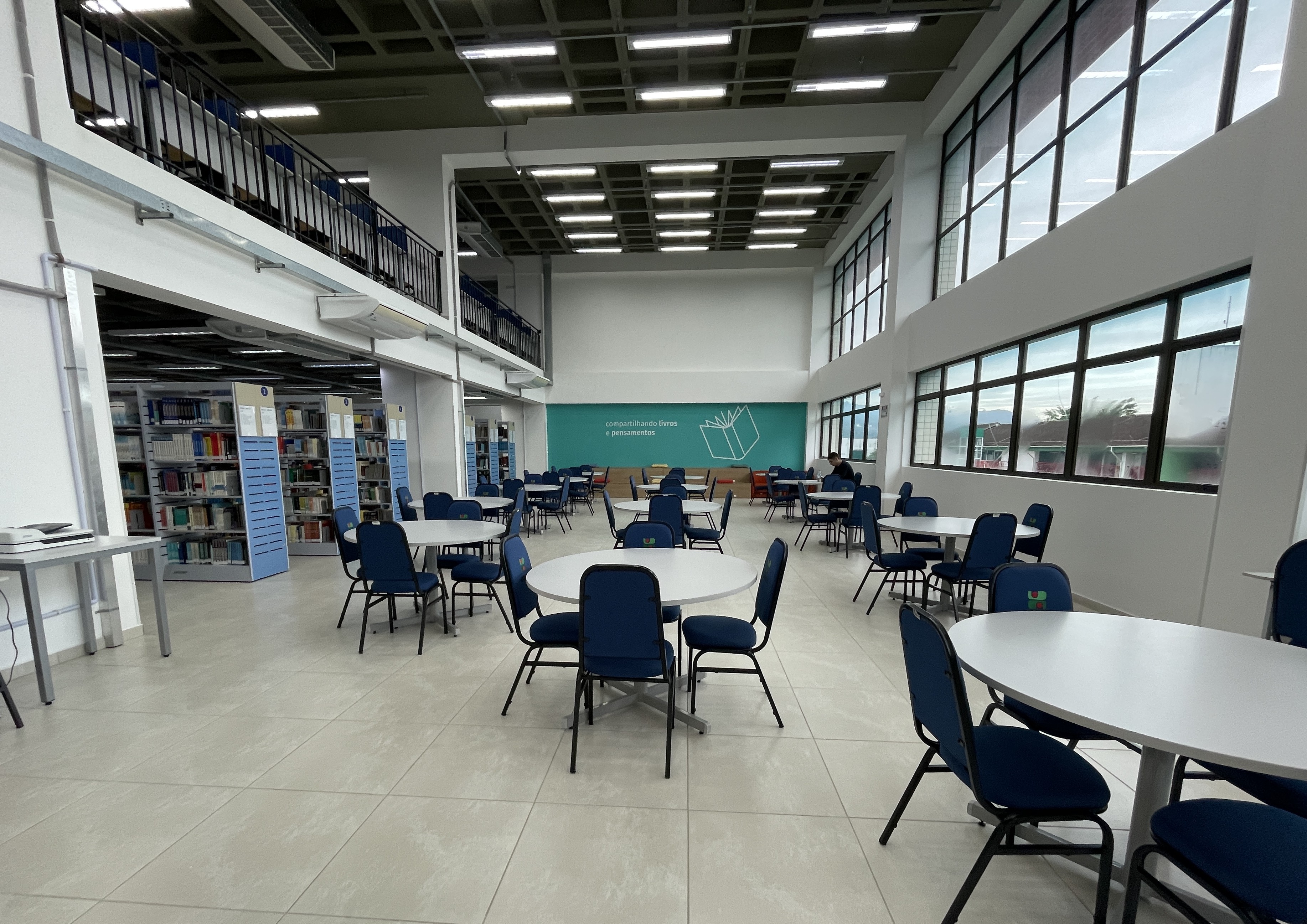 <p><strong>Biblioteca Udesc Joinville</strong></p>
